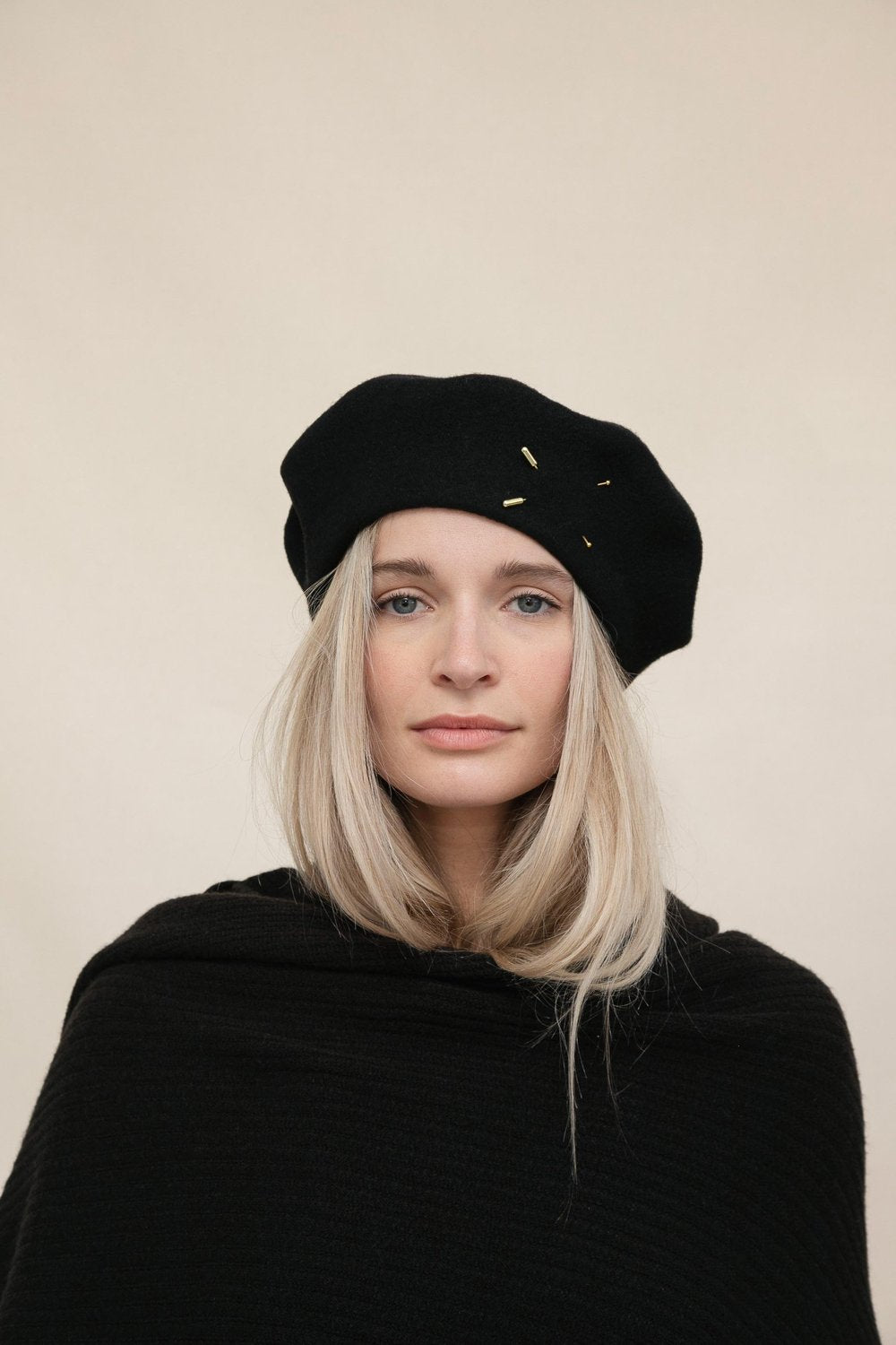 Paris - Metal Pin Detail